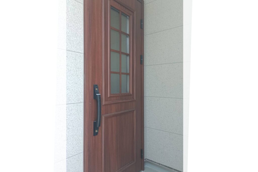 長野市で暮らしをデザインする不動産　土木外構　ワンストップ　カズケン　玄関